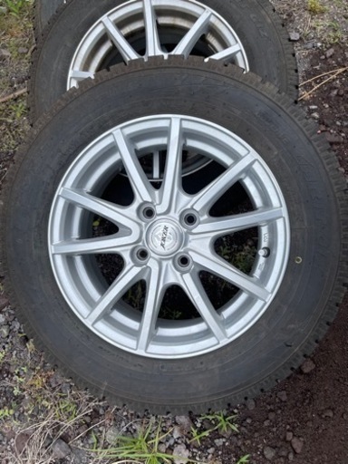 スタッドレス4本　ホイール込み　175/70R 14インチ