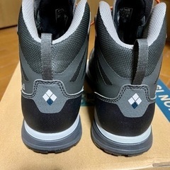 【6/30まで】モンベル トレッキングシューズ ほぼ新品の画像