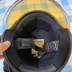 ★ほぼ新品★ ヘルメット　レディース　ダムトラックスの画像