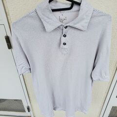 　グレーのシャツ　お問い合わせの場合は以下すべてを読んでからでお...