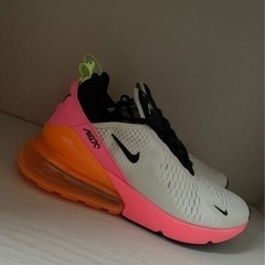 NIKE スニーカー
