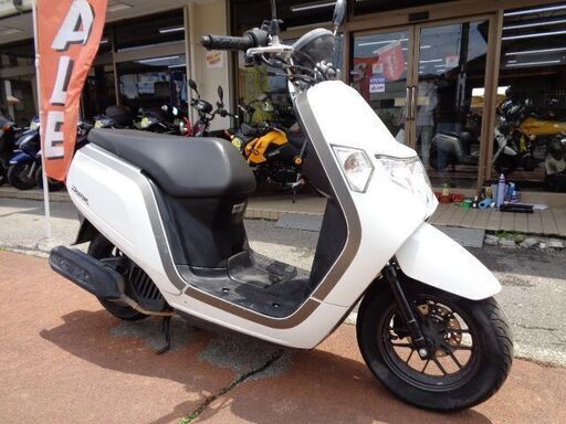 NO.4325　ダンク（ＤＵＮＫ）　水冷４サイクルエンジン　ＦＩ車　シガーソケット電源　ディスクブレーキ　パールホワイト　☆彡