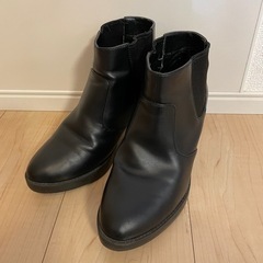 【週末限定お値下げ❗️】ユニクロ　UNIQLO サイドゴア　ショ...