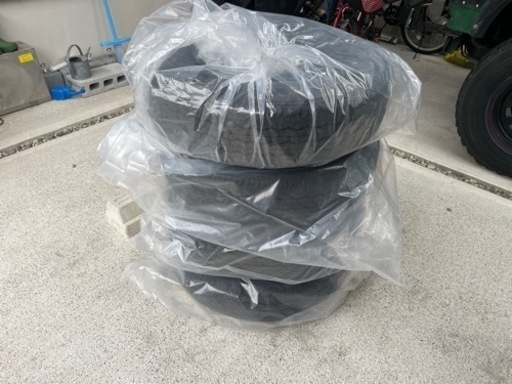 【新車外し】ハイエース純正新車タイヤ4本