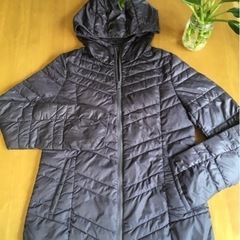 ジーユー　ライトダウンジャケット　S  中綿ポリ　軽量　GU  ダークグレーの画像