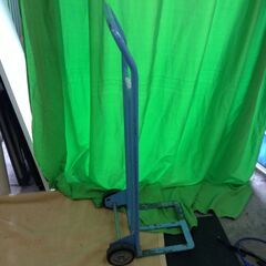 hf220616-009Z 二輪運搬車 水色 高さ1260mm すくい板360×300mm ネコ車 中古品の画像