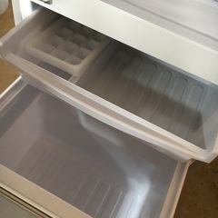 SHARP 167L  2019年 つけかえどっちもドア  耐熱100℃のトップテーブル!! 2ドア冷蔵庫 SJ-D17E-S の画像