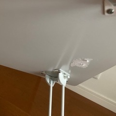 ガラステーブルの画像