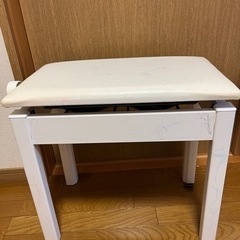 引き渡し決定ヤマハ　ピアノ　椅子　ホワイト　アイボリーの画像