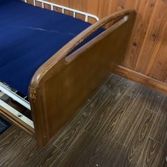 電動ベッド　手すり付き　リモコン使えません。