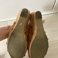 アクシーズファムスェードサンダルの画像