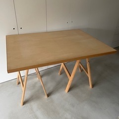 おしゃれ　折り畳み　机　テーブル　製図板　場所を取らない