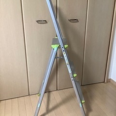 軽量アルミ製脚立2台