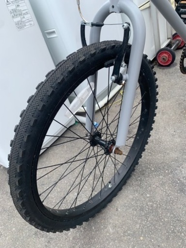 t ストリートbicycle 自転車　替えタイヤ付き　2022年式　万代店