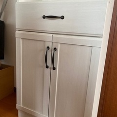 【自宅まで取りに来れる方】食器棚　キッチンボード　の画像