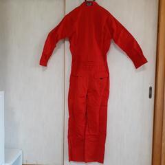 つなぎ服の画像