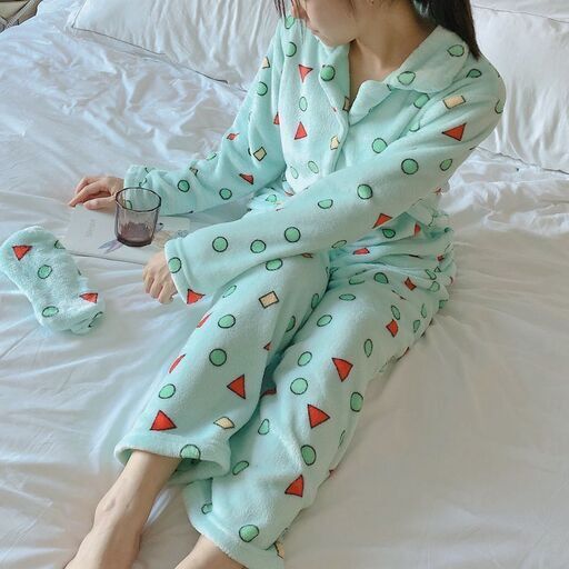 クレヨンしんちゃんパジャマ　中古　サイズM