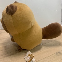 新品✨半額　タヌキとキツネ めちゃでかぬいぐるみタヌキ おむすびおいしいね  大きい　大型　ぬいぐるみ　たぬき　 約３５ｃｍ　可愛い　ベッド　リビングの画像