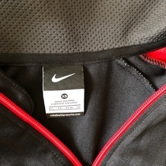 【再値下げ！美品】NIKE ジャージ上のみ　キッズ１３５位の画像