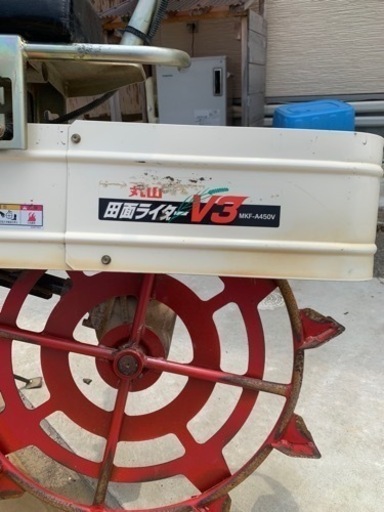 乗用溝切り機