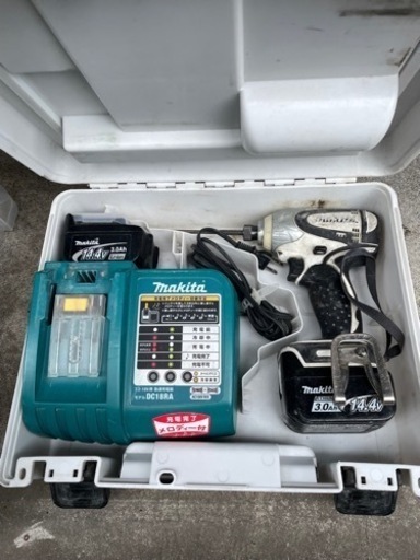 中古マキタ　14vインパクトと掃除機セット