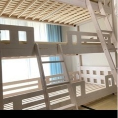 三段ベッド
