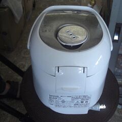 炊飯器（2合炊）の画像