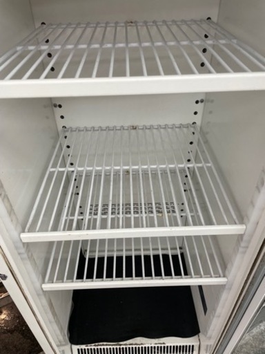 売ります　業務用冷蔵庫　サンヨー SMR-R70SKMA