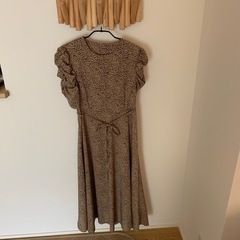 DHOLIC ストラップ付レオパードワンピース