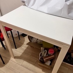 ダイニングテーブル　75cm✖️75cmの画像
