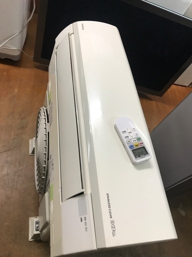 2017 Hitachi 6畳- 無料の基本的なエアコンの建設