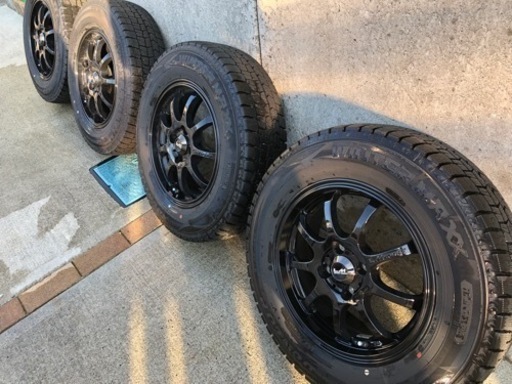 ライズ　ロッキー　スタッドレス　ナット付き