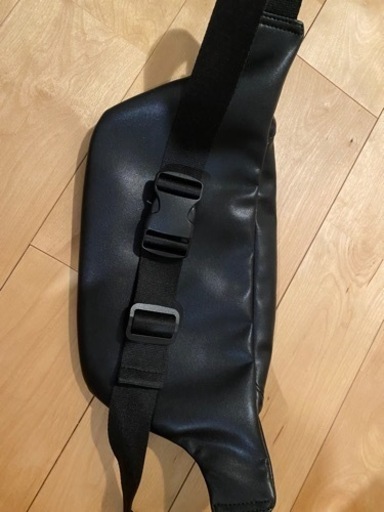 【ReZARD】l Plate Leather Body Bag