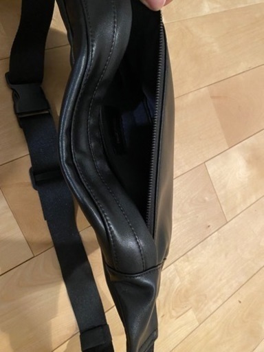 【ReZARD】l Plate Leather Body Bag