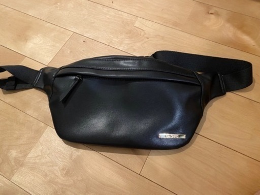 【ReZARD】l Plate Leather Body Bag