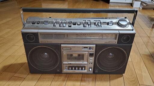 日立HITACHI　レトロラジカセ　TRK-8800【引取限定】