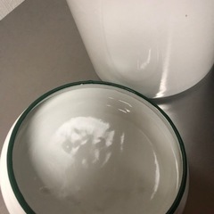 🌈値下げ‼️No.80 レトロ　ブリキ　白　缶✨骨壷とちゃいまっせ💦の画像