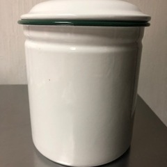 🌈値下げ‼️No.80 レトロ　ブリキ　白　缶✨骨壷とちゃいまっせ💦の画像