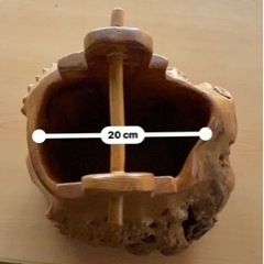 木製の花器の画像