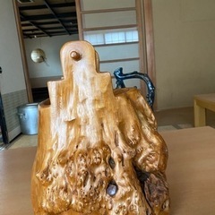 木製の花器の画像