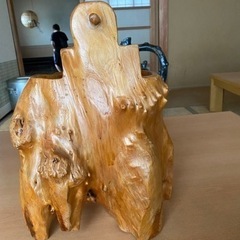 木製の花器の画像