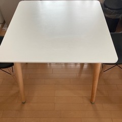 ダイニングテーブル、ダイニングチェア2脚の画像