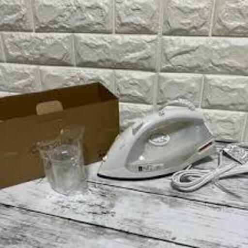 新品　ツインバードのスチームアイロン SA-4863W ホワイトです。