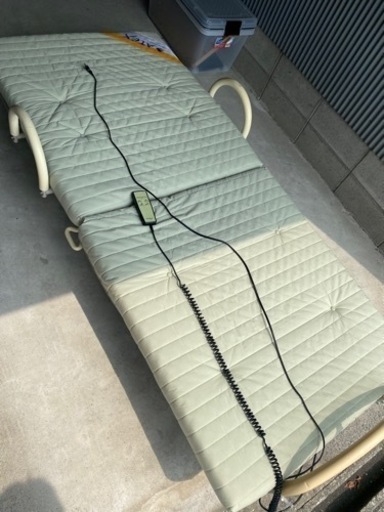 折り畳み式　電動ベッド