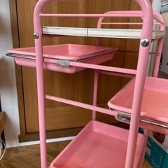 キッチンワゴンピンクの画像