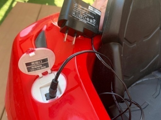 子供用　車　フェラーリ　充電式