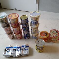 保存食、カップ麺、缶詰、ゼリー