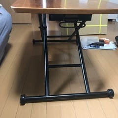 テーブル