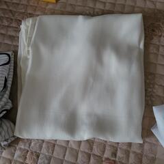 カーテン2枚の画像