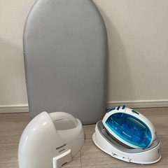 アイロン（パナソニック　NI-WL401）とアイロン台の画像